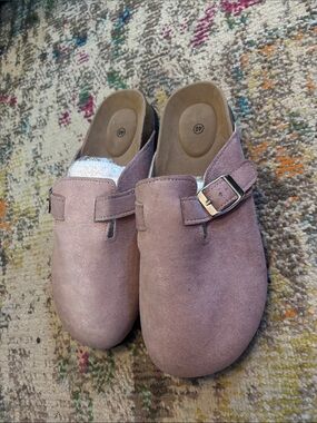Size 40 clogs